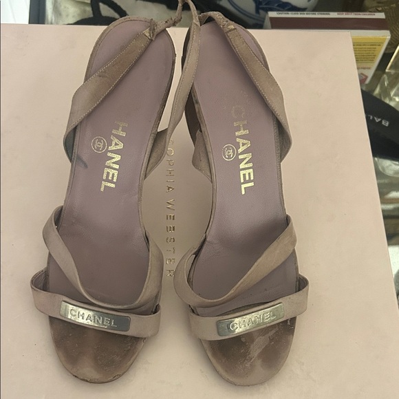CHANEL Shoes - CHANEL VINTAGE Women's Beige Strappy Sandals Sz 36